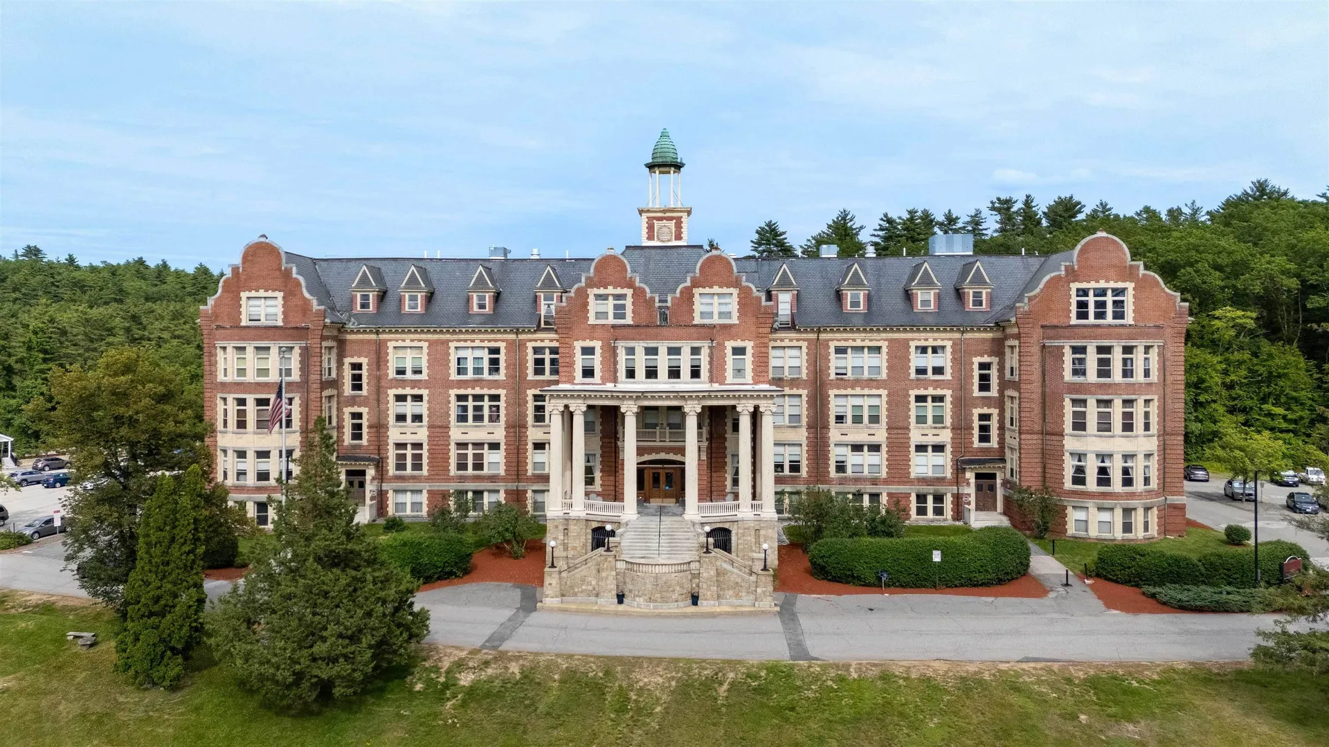 15 Mount Saint Mary's Way Hooksett NH 03106
