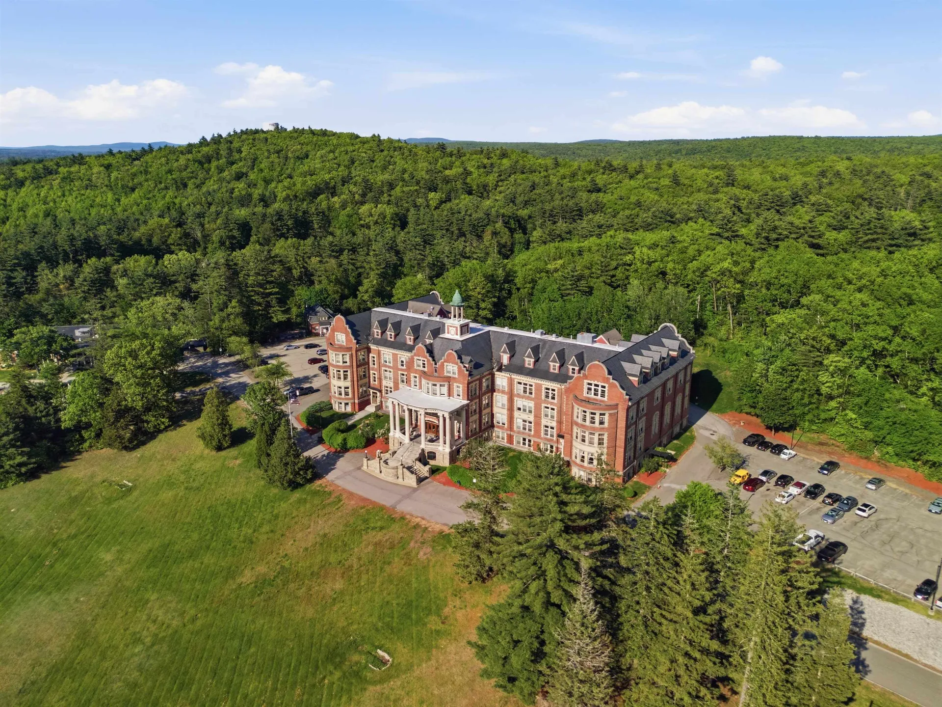 15 Mount Saint Mary's Way Hooksett NH 03106