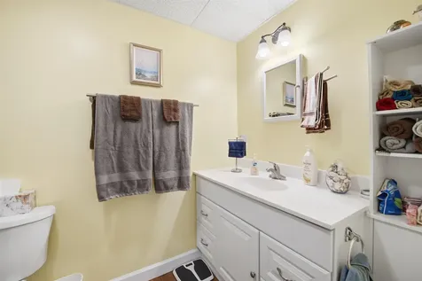15 Mount Saint Mary's Way Hooksett NH 03106