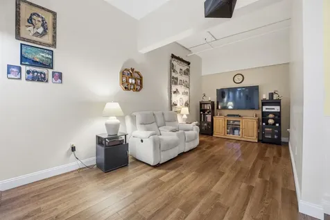 15 Mount Saint Mary's Way Hooksett NH 03106
