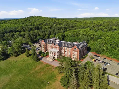 15 Mount Saint Mary's Way Hooksett NH 03106