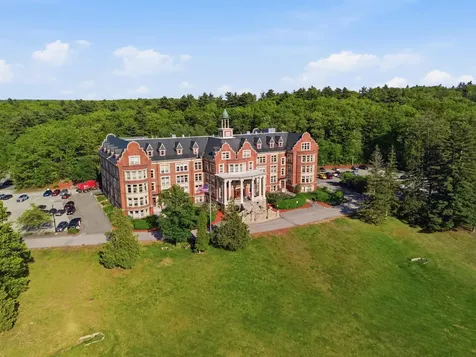 15 Mount Saint Mary's Way Hooksett NH 03106
