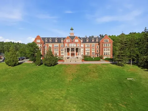 15 Mount Saint Mary's Way Hooksett NH 03106
