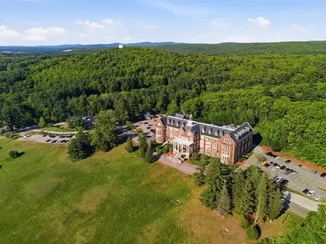 15 Mount Saint Mary's Way Hooksett NH 03106