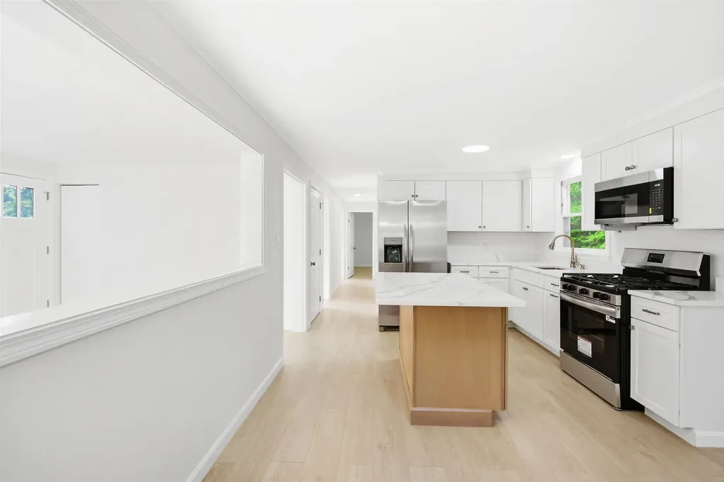 34 Hollings Drive Webster NH 03303