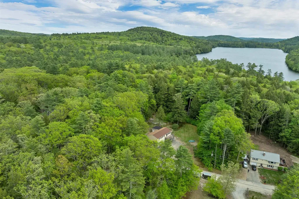 34 Hollings Road Webster NH 03303