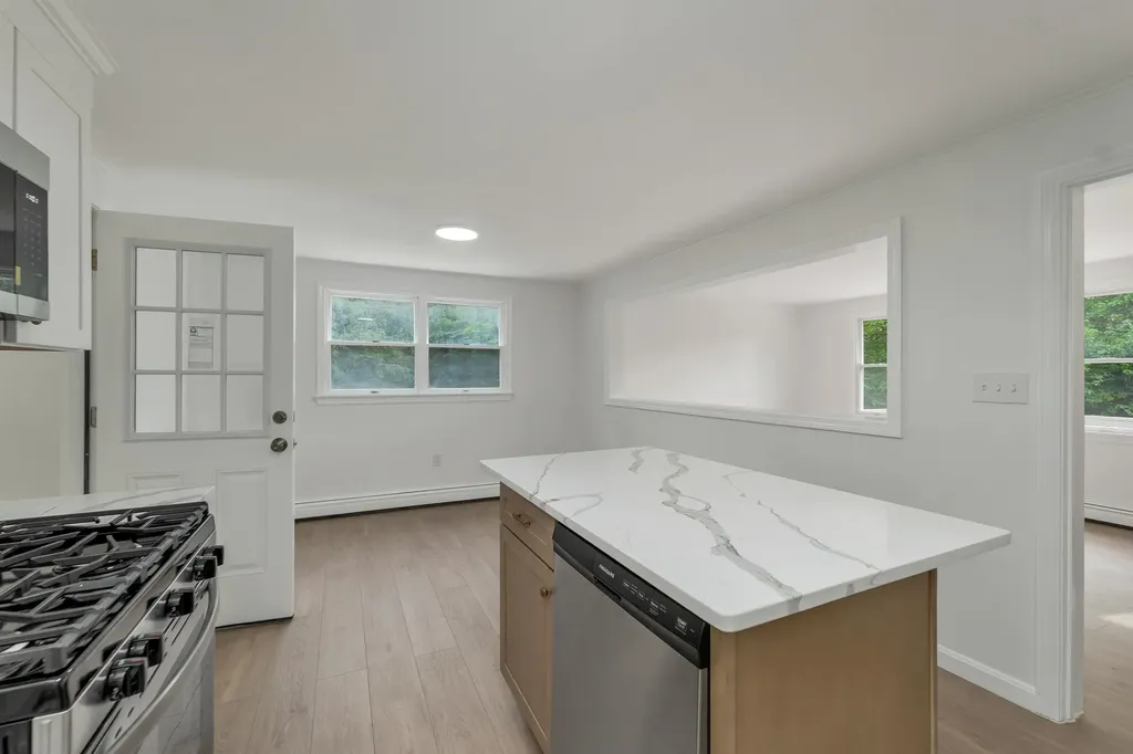 34 Hollings Road Webster NH 03303