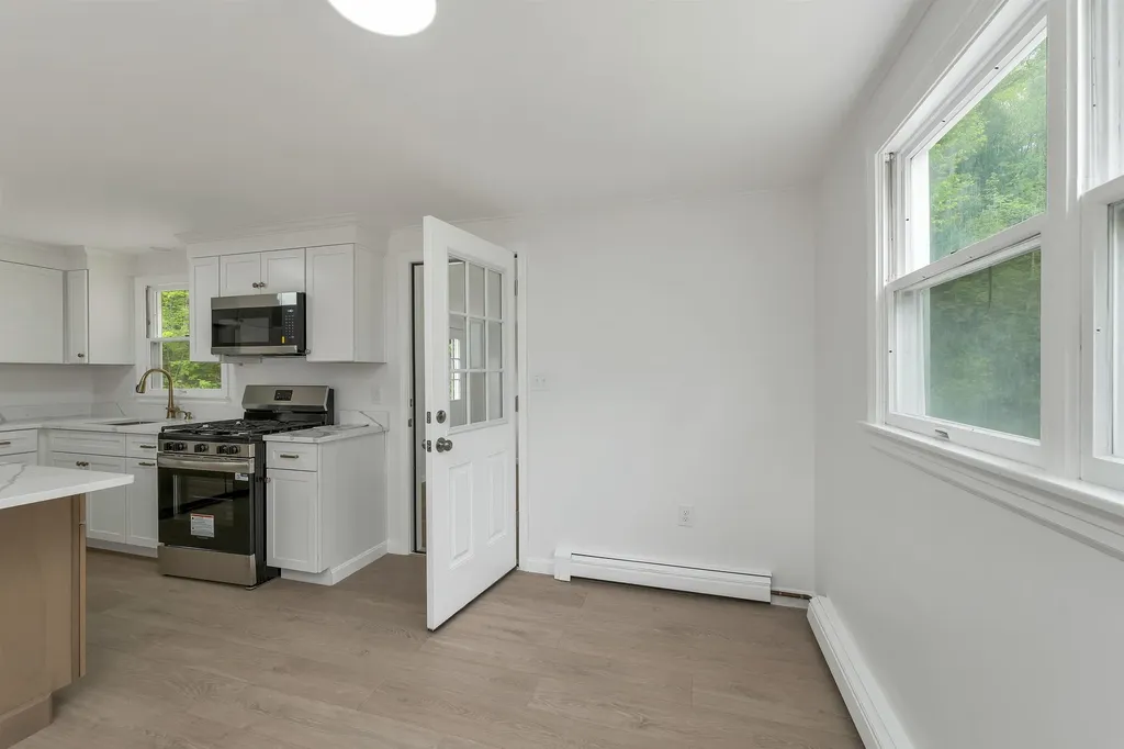 34 Hollings Road Webster NH 03303