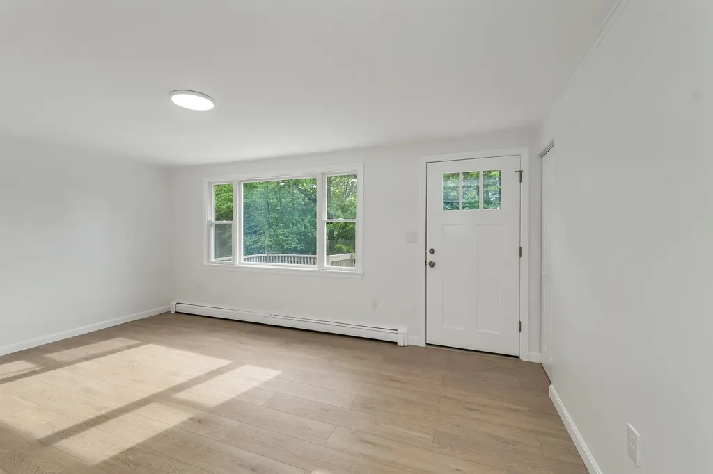34 Hollings Road Webster NH 03303