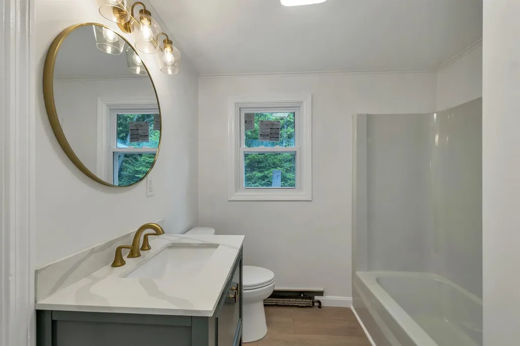 34 Hollings Road Webster NH 03303