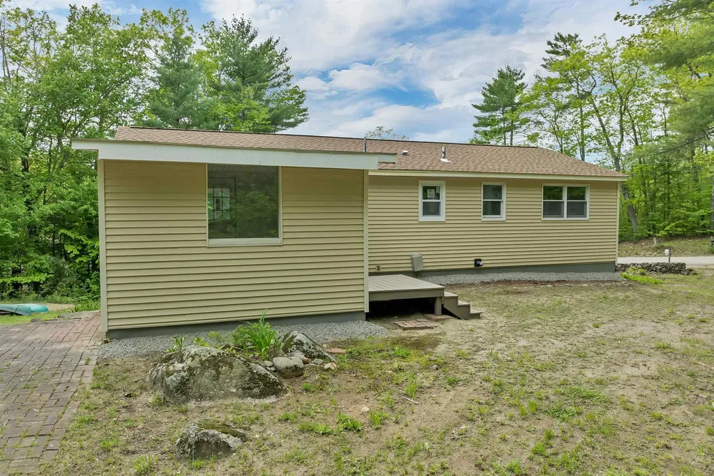 34 Hollings Road Webster NH 03303