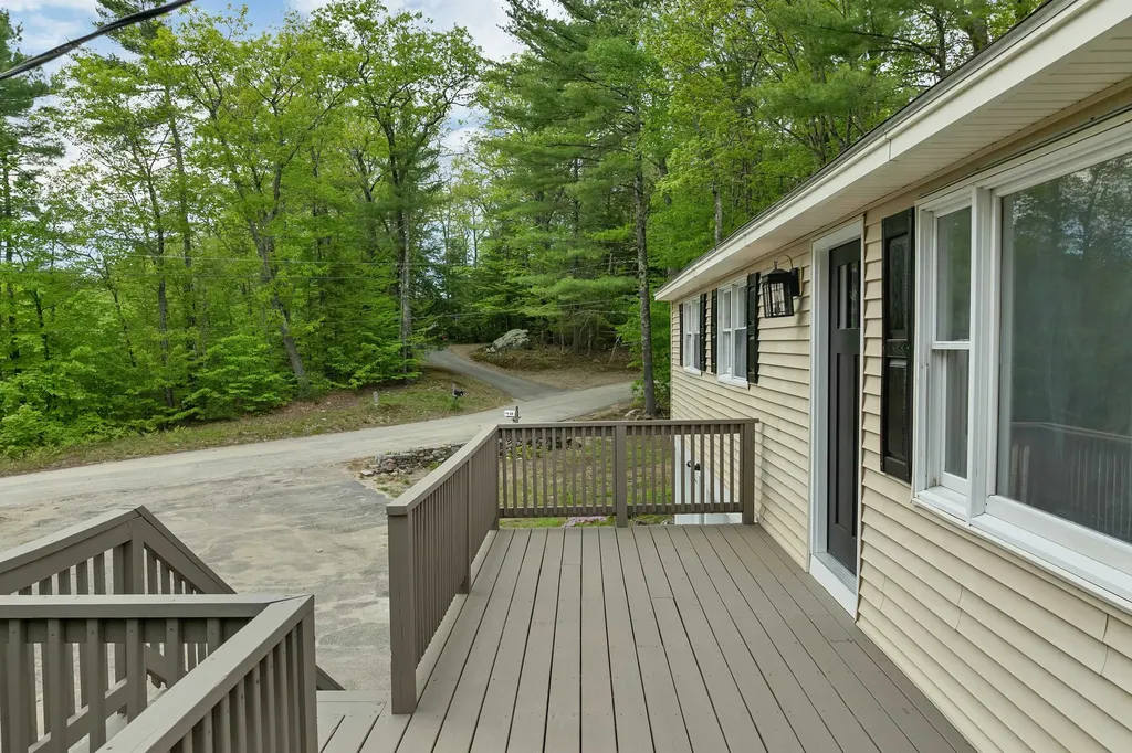 34 Hollings Road Webster NH 03303