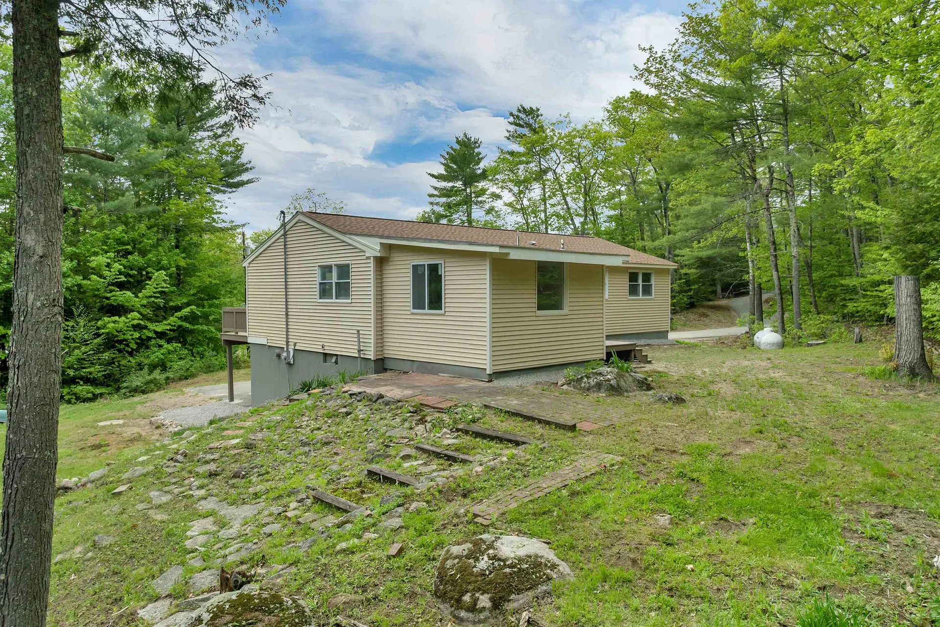 34 Hollings Road Webster NH 03303