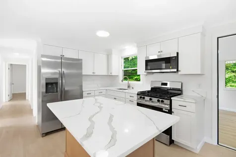 34 Hollings Drive Webster NH 03303