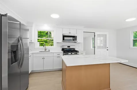 34 Hollings Drive Webster NH 03303