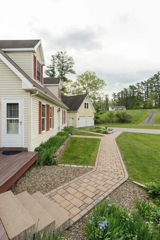 93 Belaski Road Windsor VT 05089