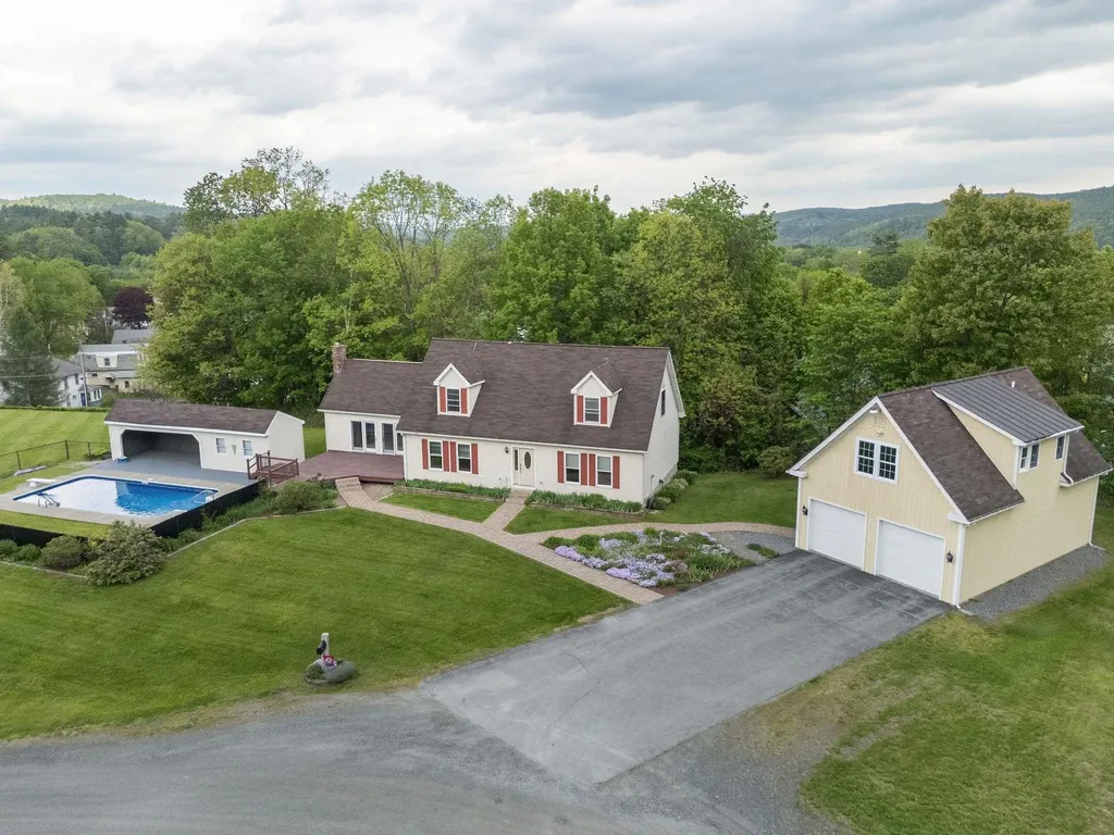 93 Belaski Road Windsor VT 05089