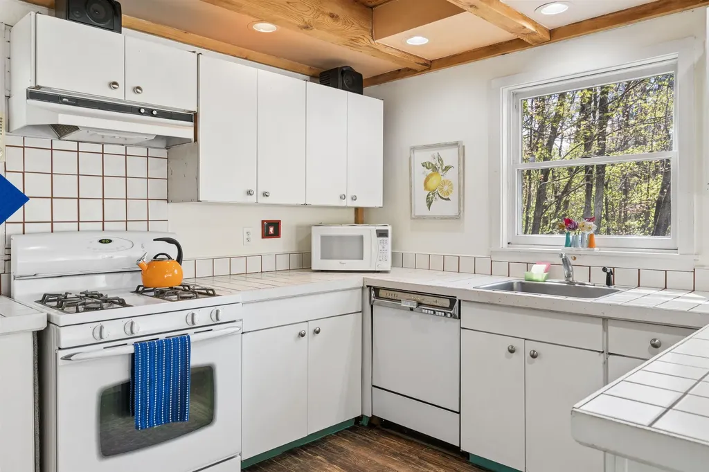 2150 Parker Road Vershire VT 05079