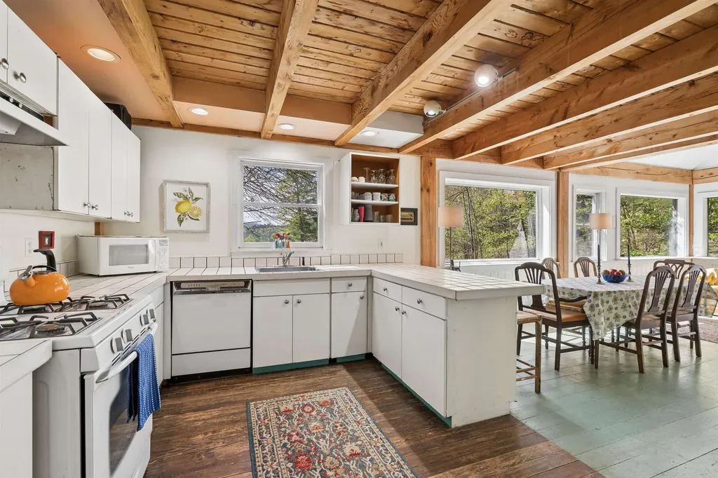 2150 Parker Road Vershire VT 05079
