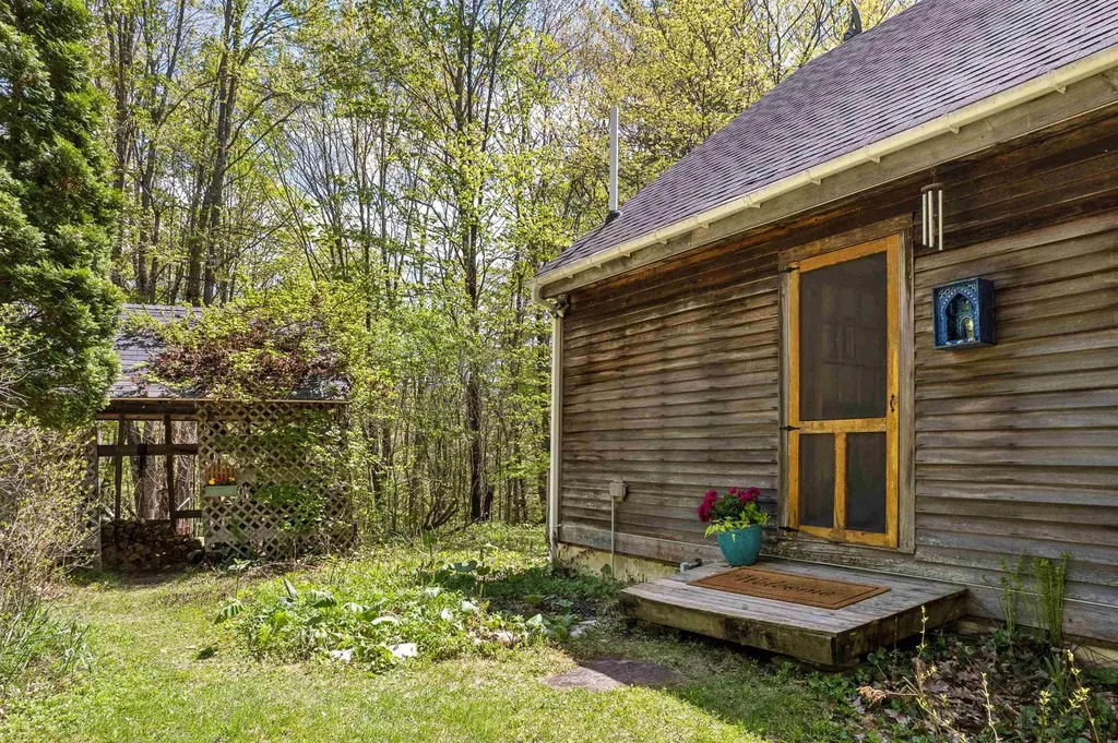 2150 Parker Road Vershire VT 05079