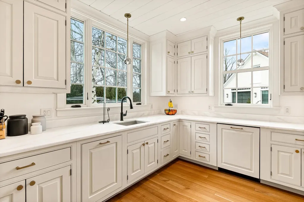 64 Waterview Road Colchester VT 05446