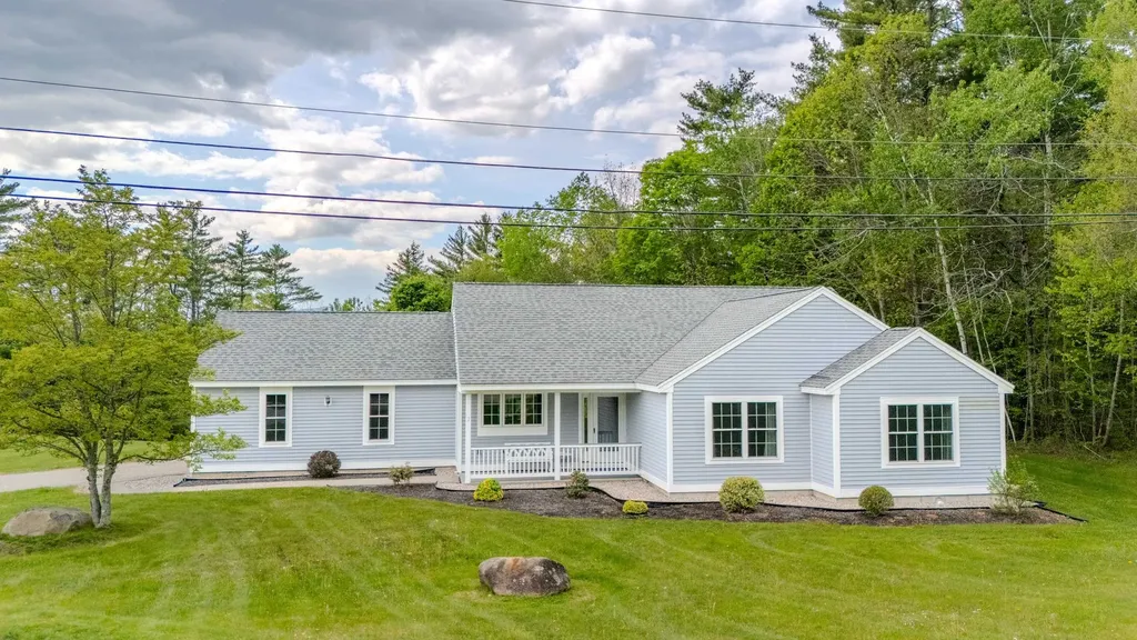Holderness NH 03245