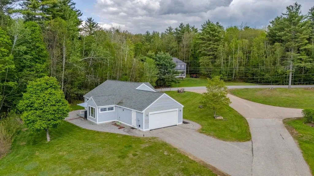 Holderness NH 03245