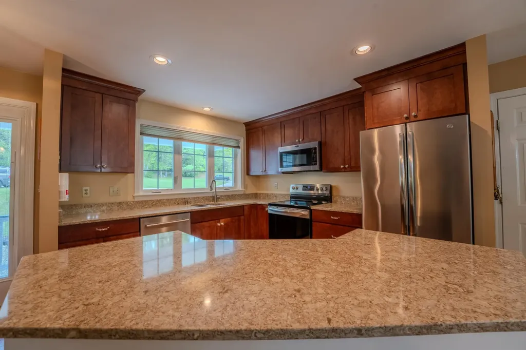Holderness NH 03245