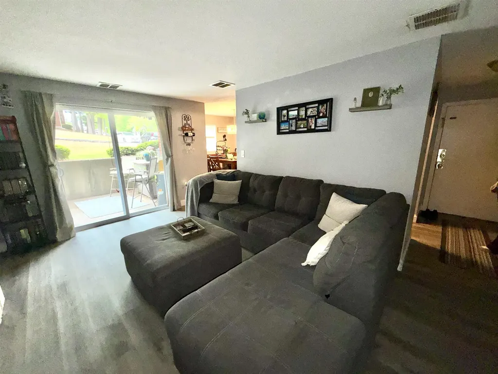 1 Louisburg Square Nashua NH 03060