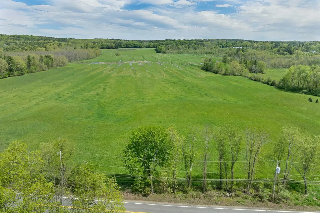 90 North Road East Kingston NH 03827