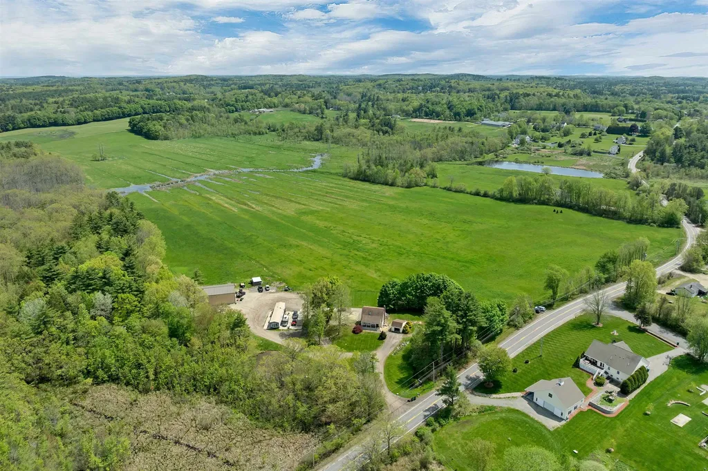 90 North Road East Kingston NH 03827