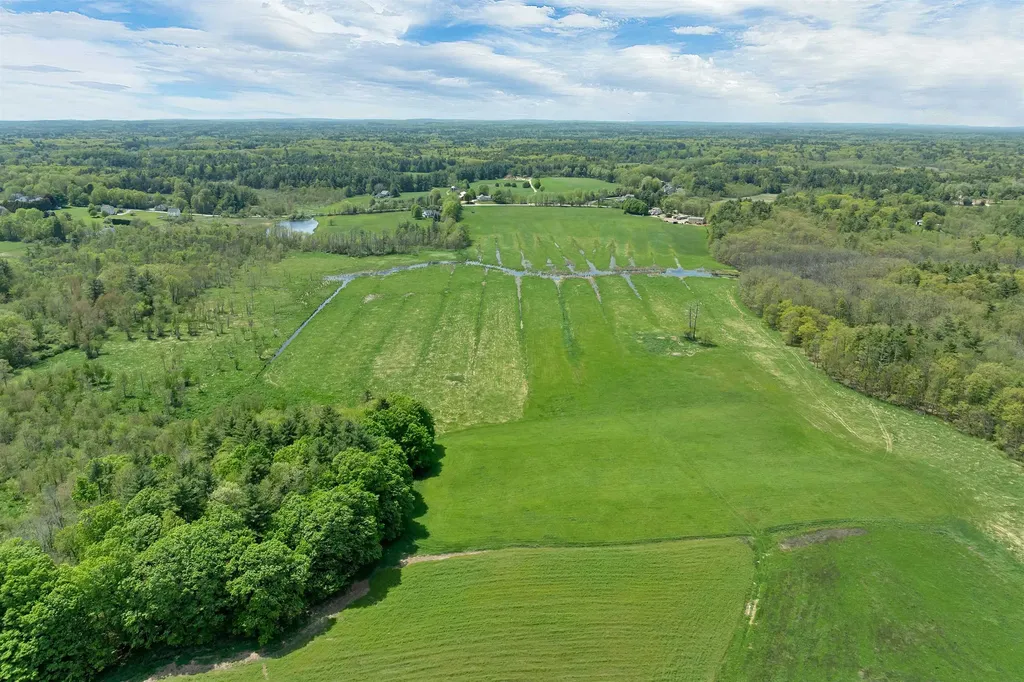 90 North Road East Kingston NH 03827