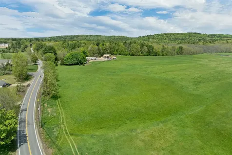 90 North Road East Kingston NH 03827