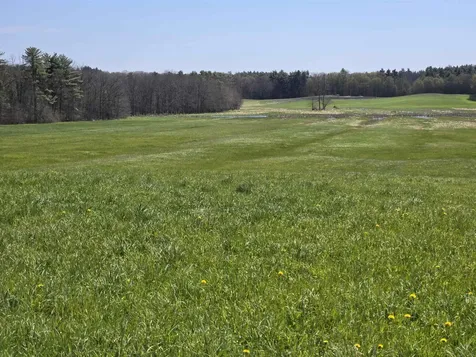 90 North Road East Kingston NH 03827