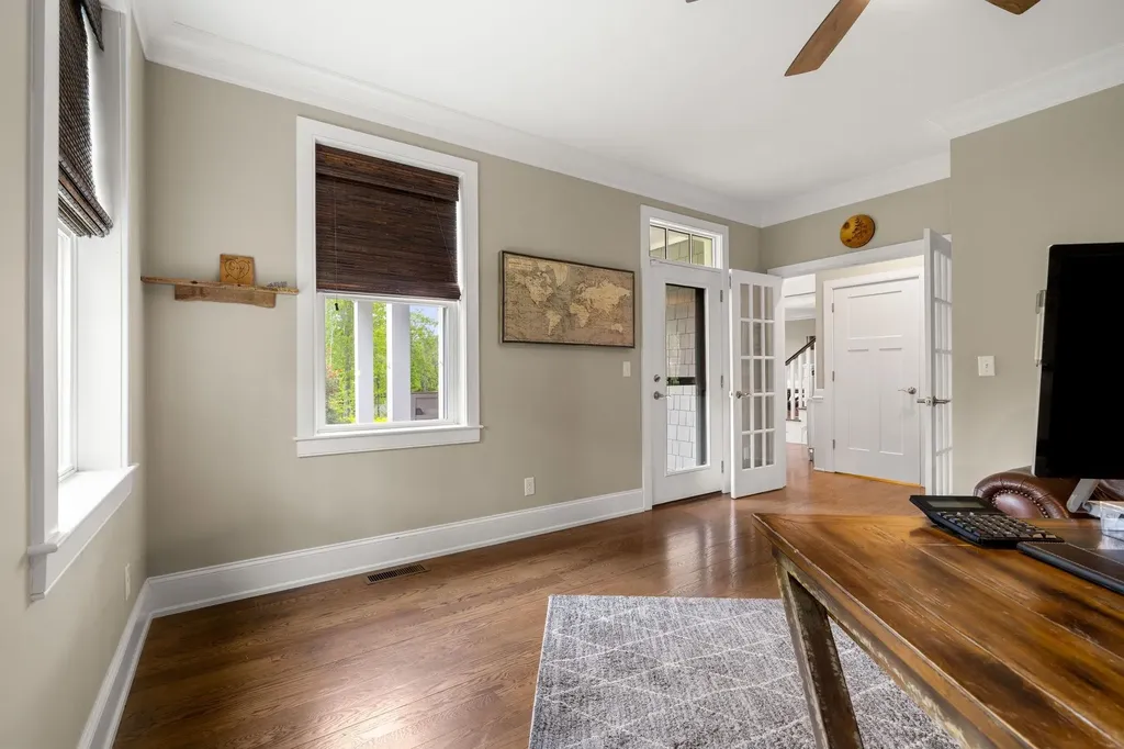 10 Lilac Court Bedford NH 03110