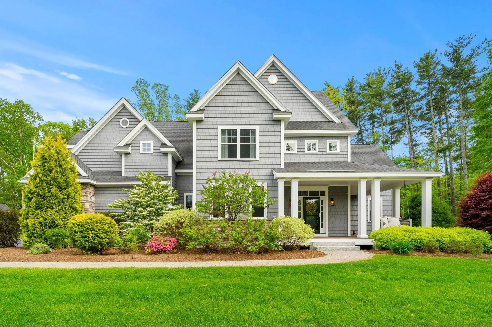 10 Lilac Court Bedford NH 03110