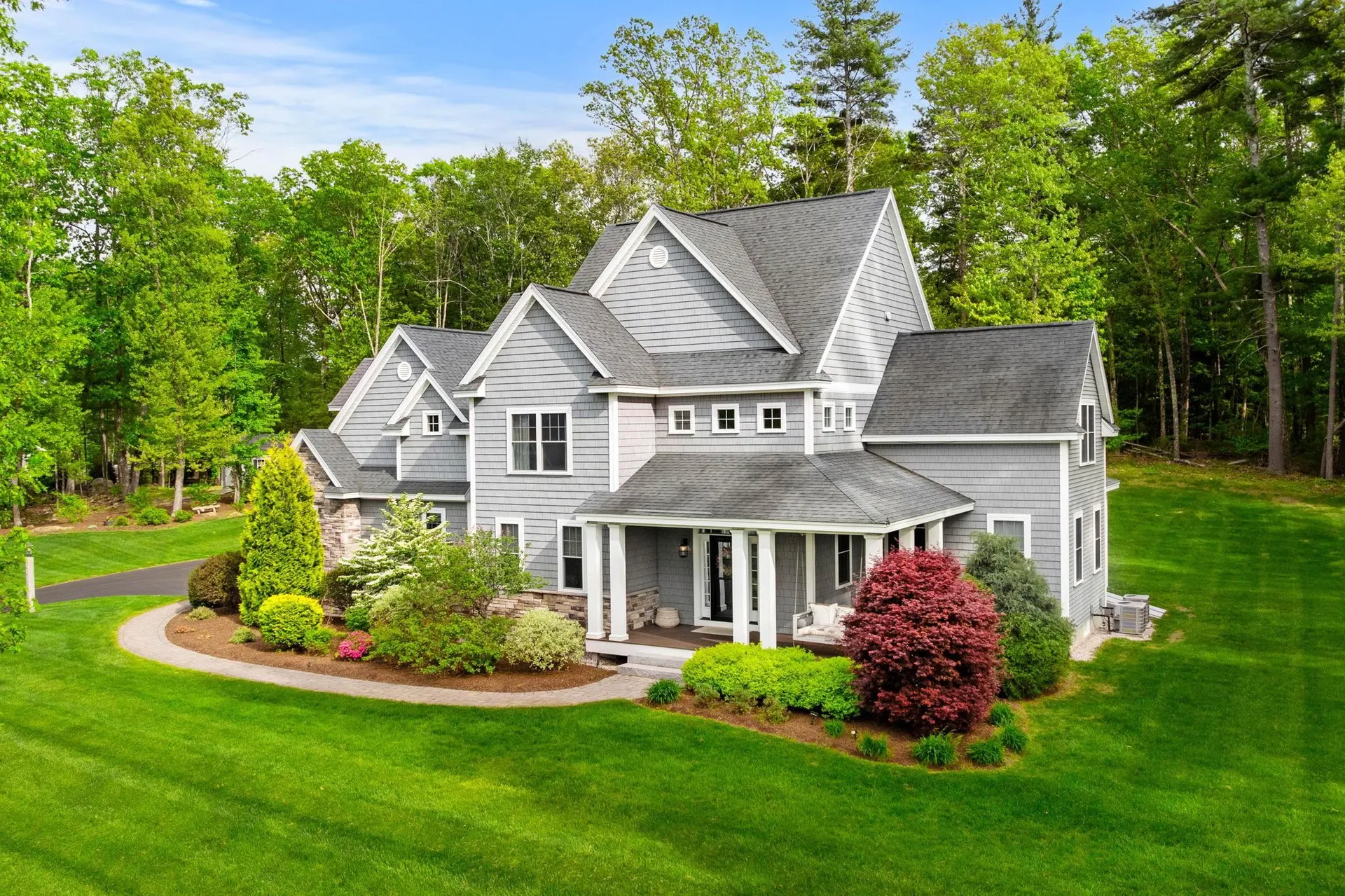 10 Lilac Court Bedford NH 03110