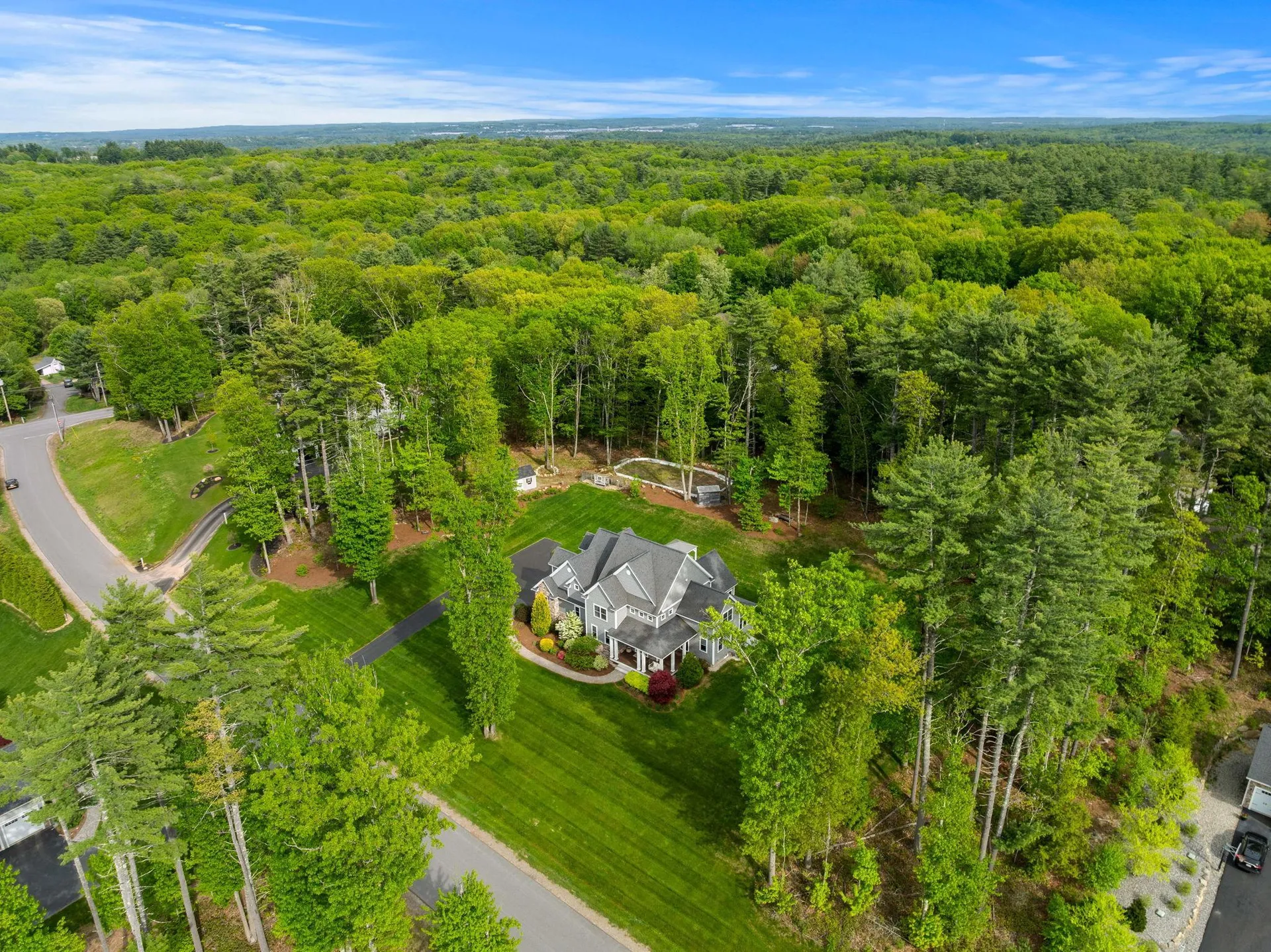 10 Lilac Court Bedford NH 03110