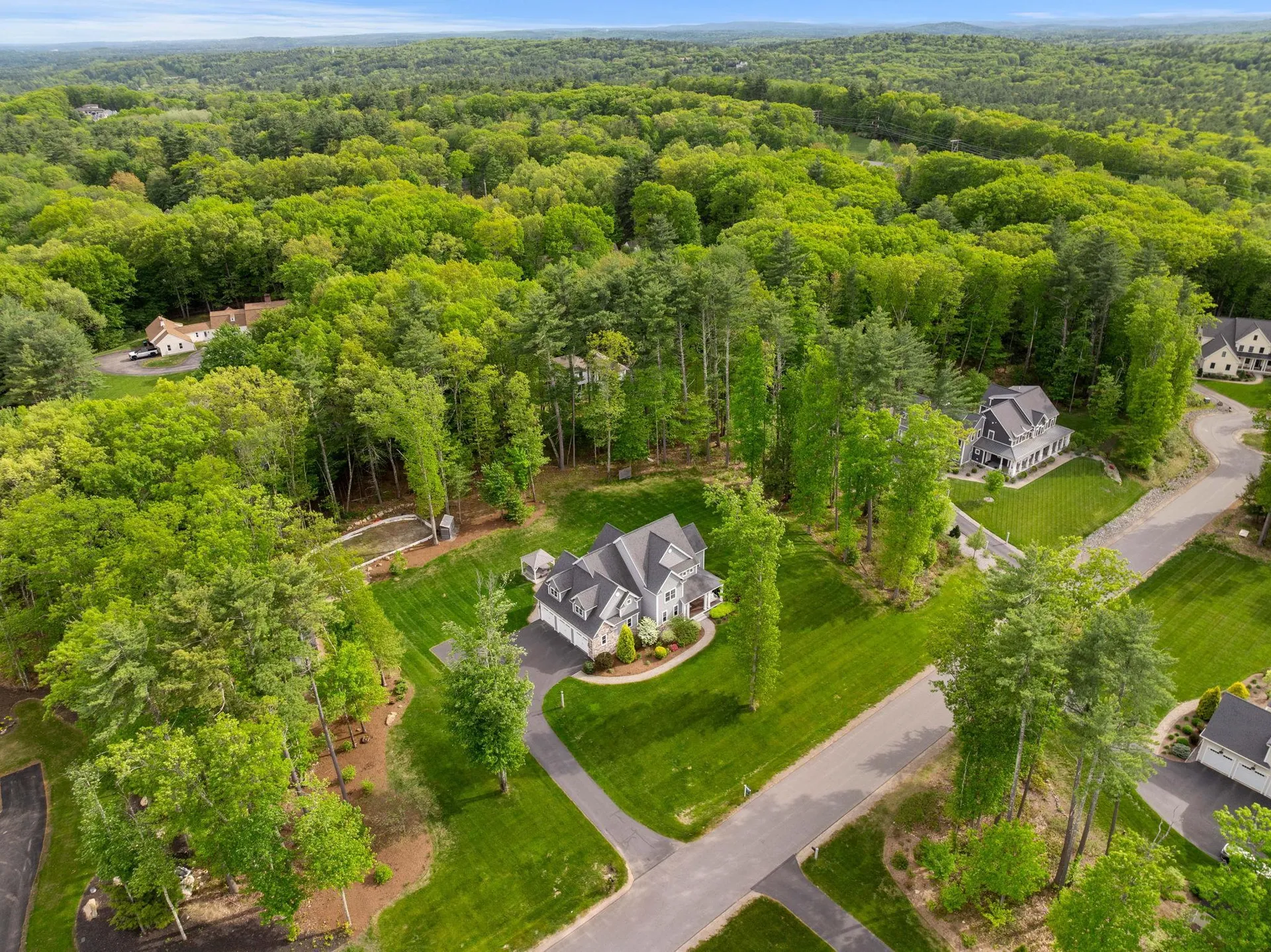 10 Lilac Court Bedford NH 03110