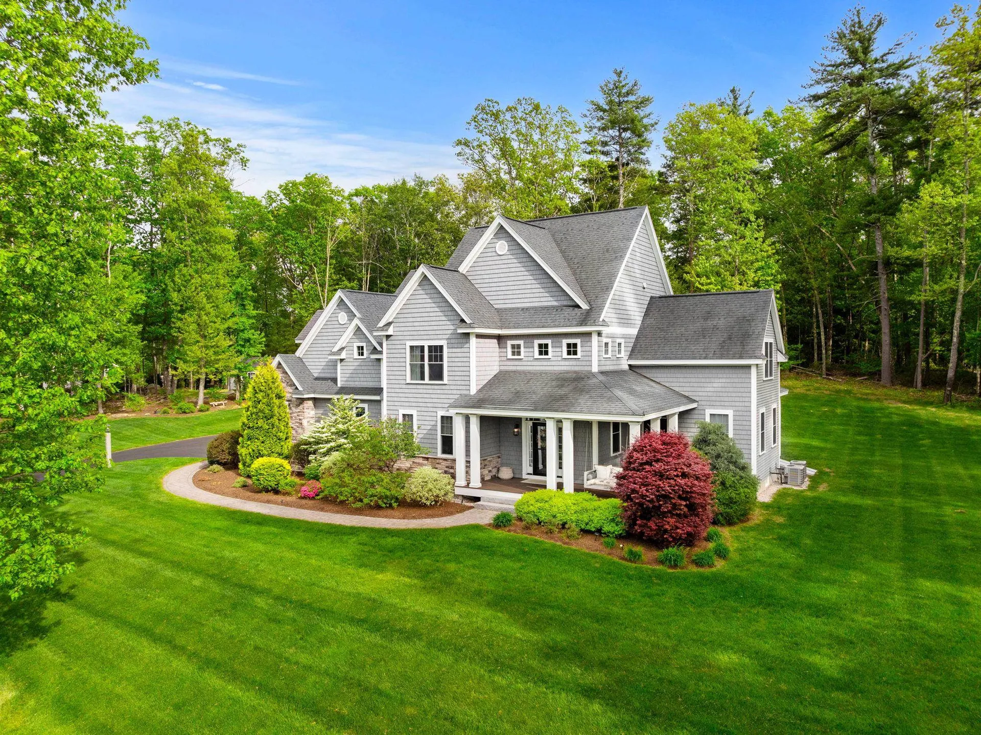 10 Lilac Court Bedford NH 03110
