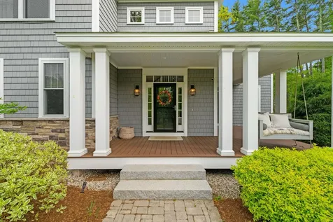 10 Lilac Court Bedford NH 03110