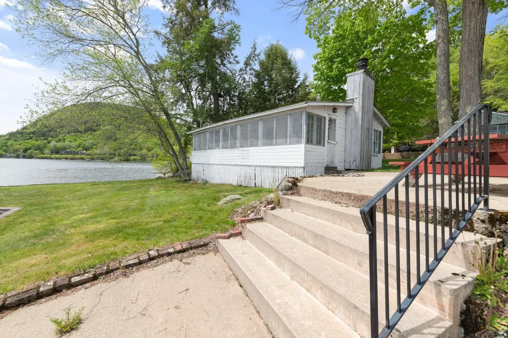 998 West Shore Road Bristol NH 03222