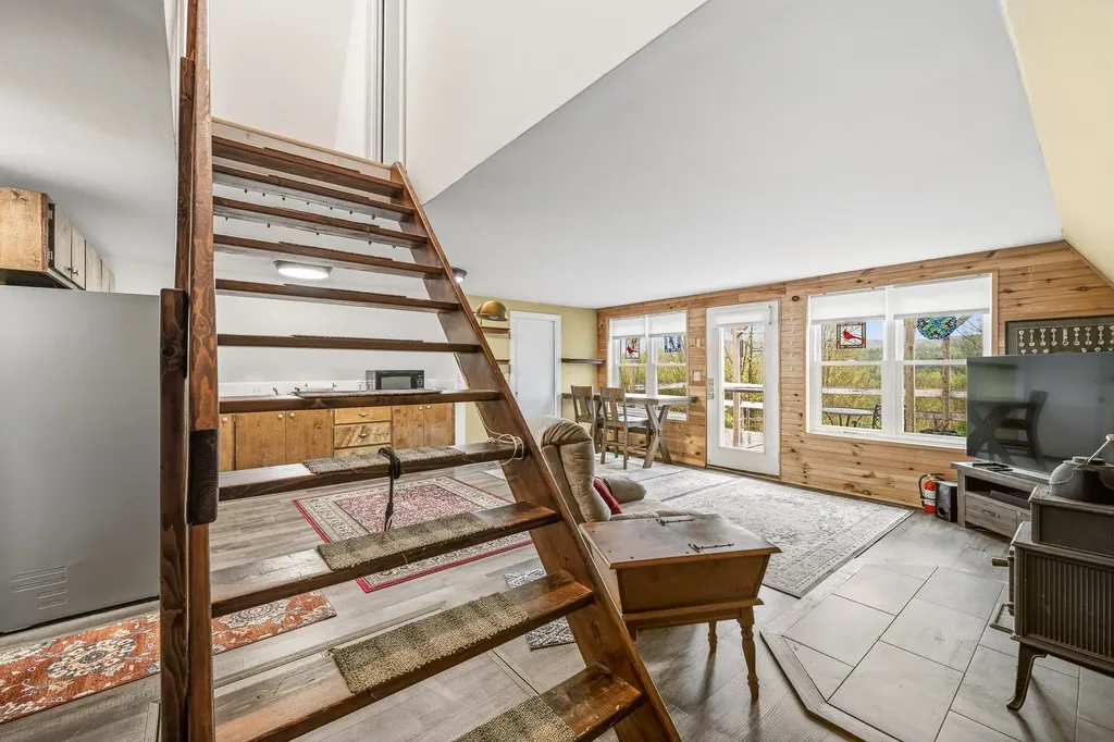 113 Carleton Hill Road Colebrook NH 03576