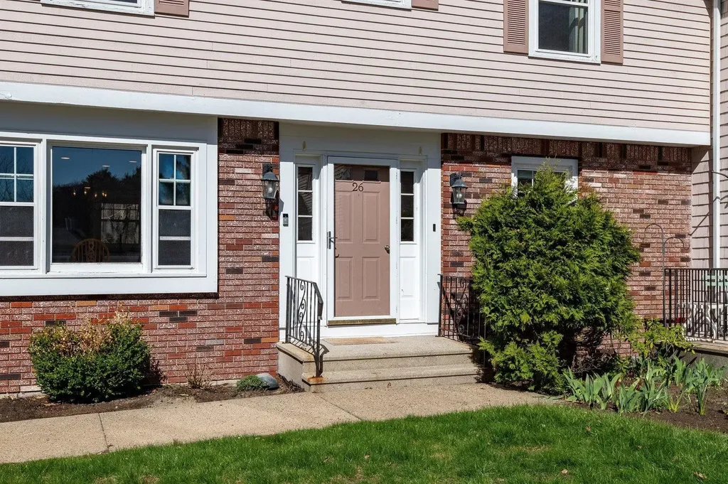 26 Pheasant Run Lane Stratham NH 03885