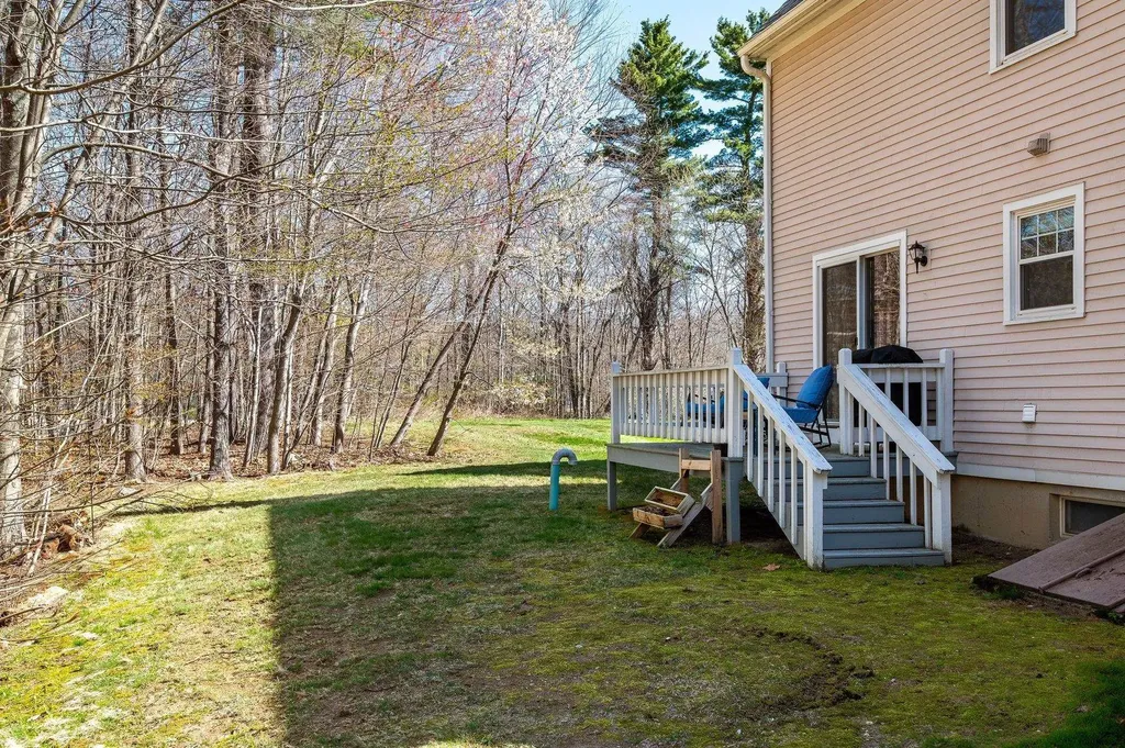 26 Pheasant Run Lane Stratham NH 03885