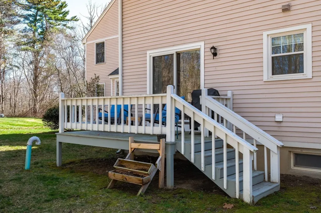 26 Pheasant Run Lane Stratham NH 03885