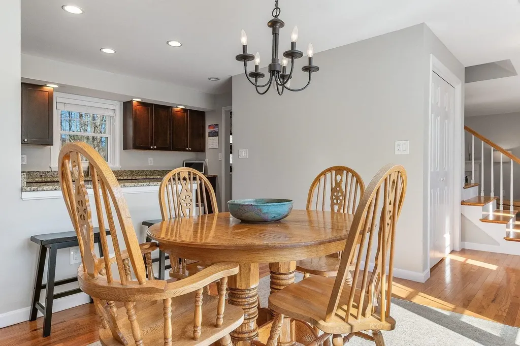 26 Pheasant Run Lane Stratham NH 03885