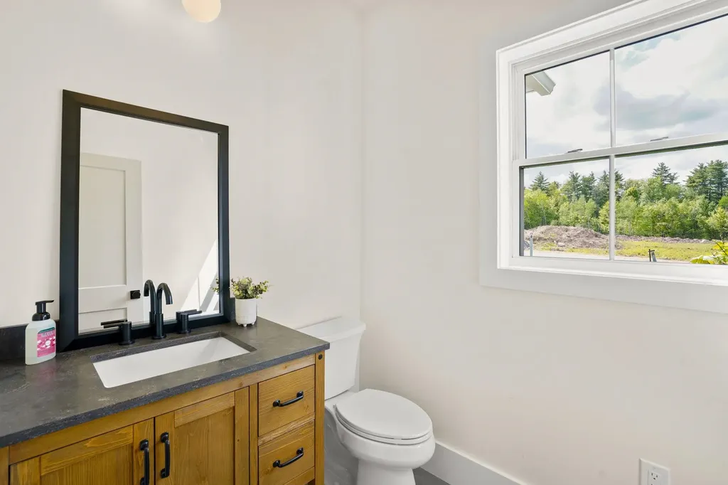 32 Colby Farm Road Chester NH 03036