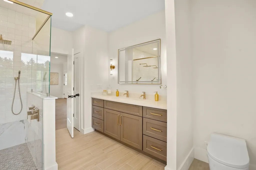 32 Colby Farm Road Chester NH 03036