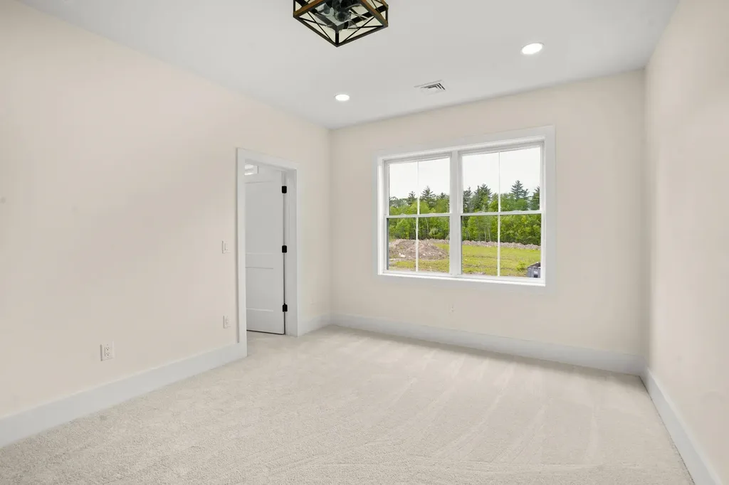 32 Colby Farm Road Chester NH 03036